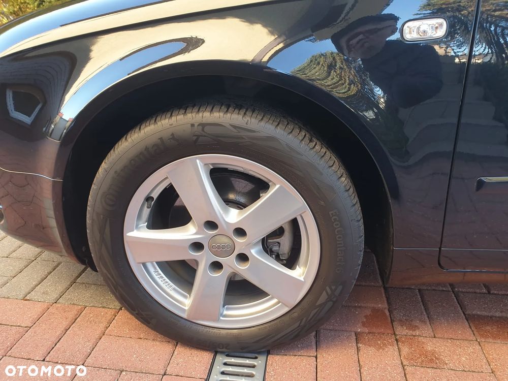 Audi A4 Limousine - 7