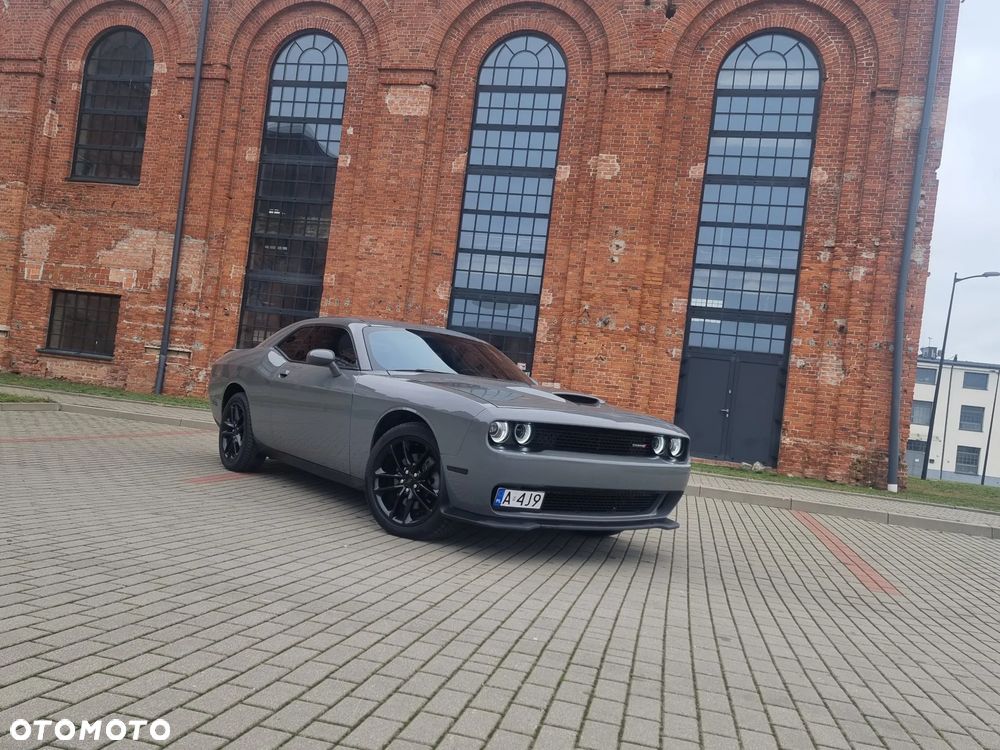 Dodge Challenger - 10