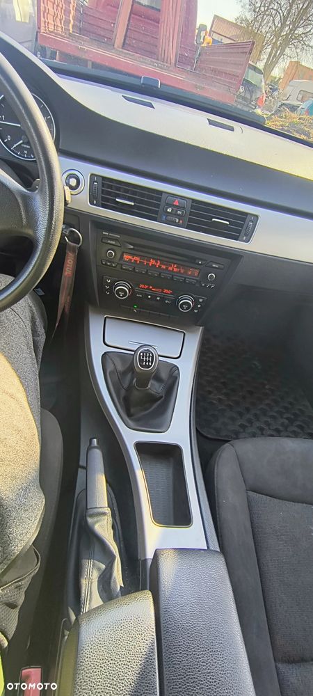 BMW Seria 3 318d - 8