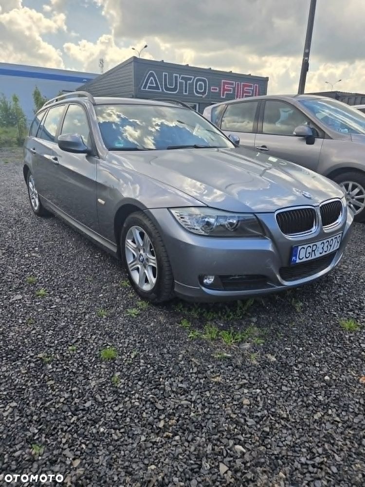 BMW Seria 3 320i - 3