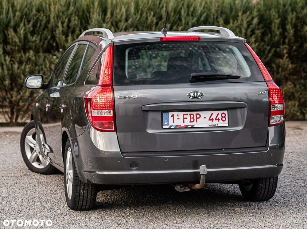 Kia Ceed - 8