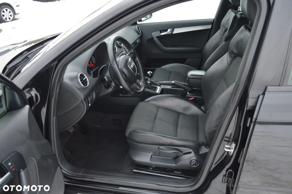 Audi A3 Sportback 2.0 TDI DPF S line Sportpaket plus - 30