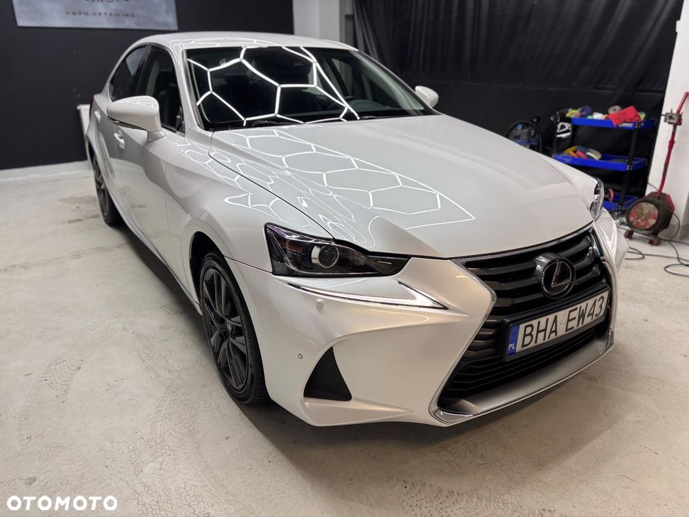 Lexus IS - 14