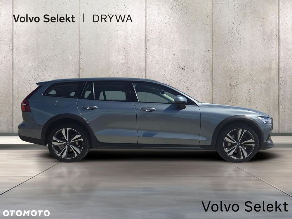 Volvo V60 Cross Country - 7