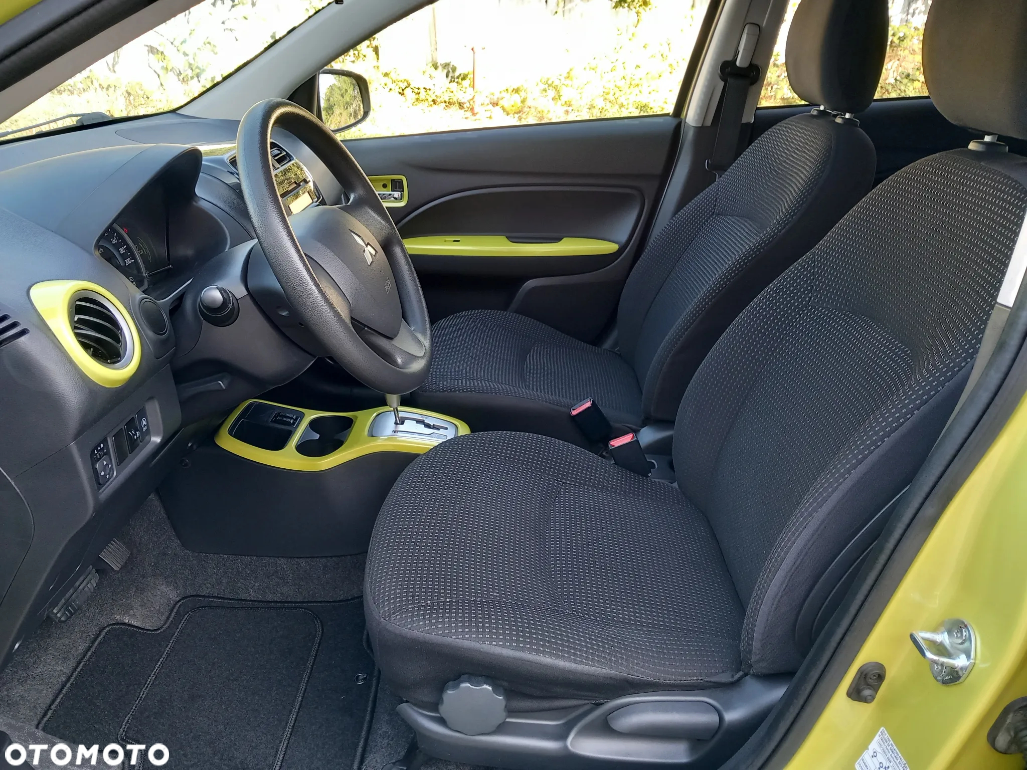 Mitsubishi Space Star 1.2 Clear Tec CVT Klassik Kollektion+ - 8