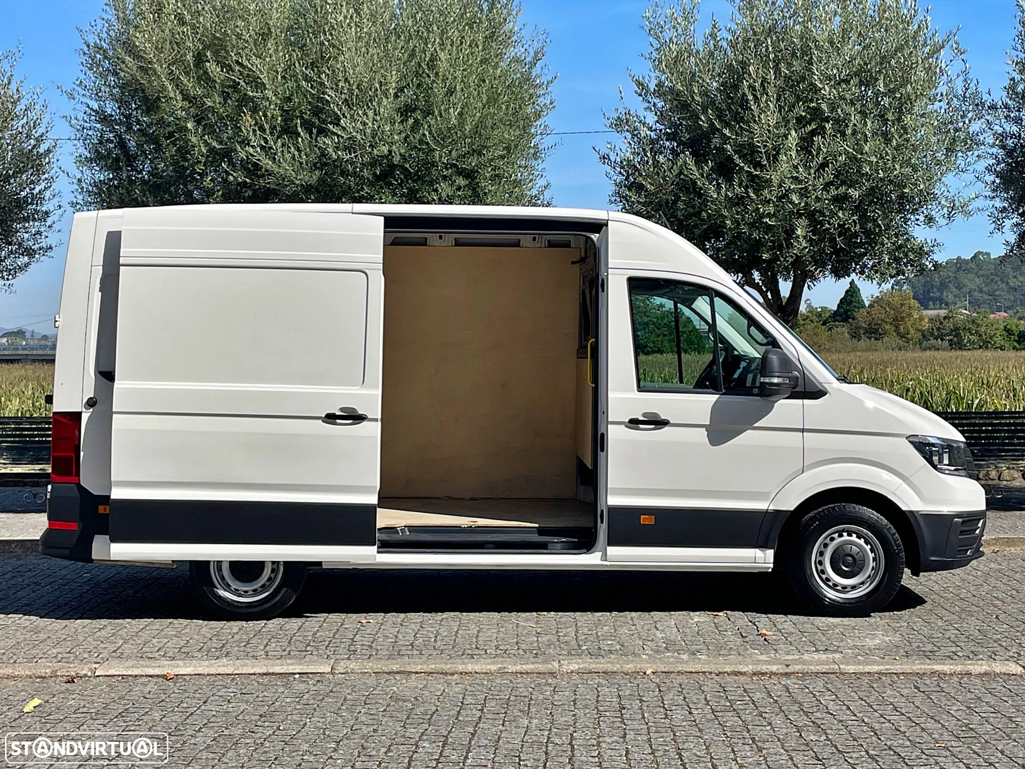 VW Crafter 2.0 TDI L3H3 IVA Dedutível - 5