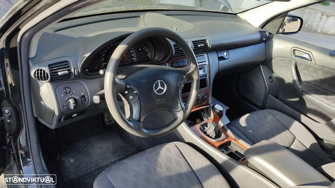Interior Mercedes S203 w203 C220 CDI 143cv de 2001 - 6