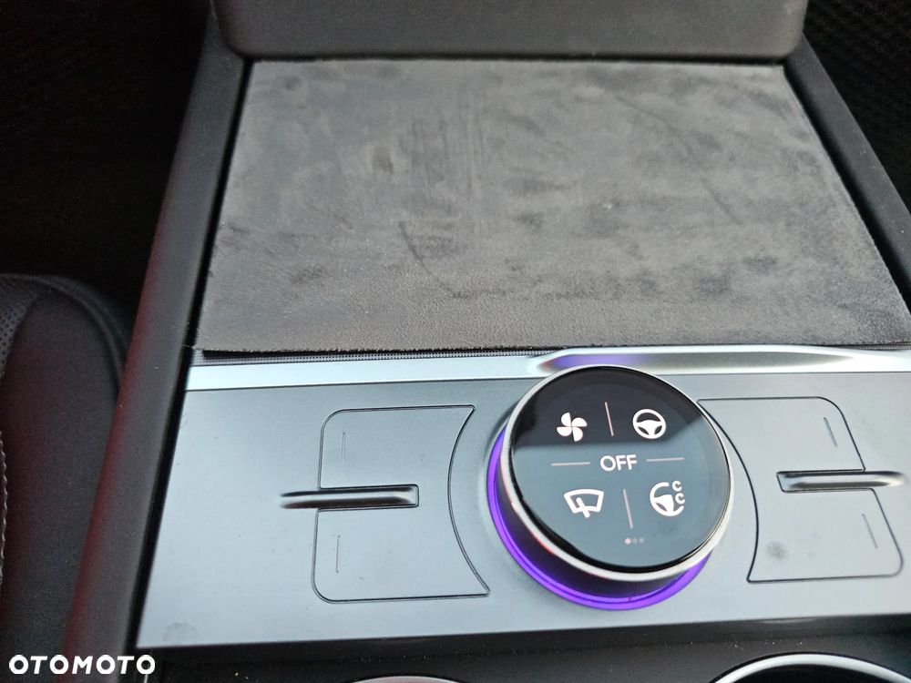 Tesla Model Y Long Range Dual Motor AWD - 16