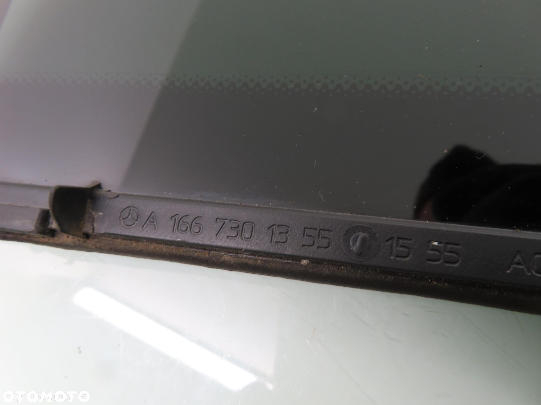 SZYBA TRÓJKATNA LEWA TYLNA MERCEDES-BENZ GLE W166 A1667301355 - 3