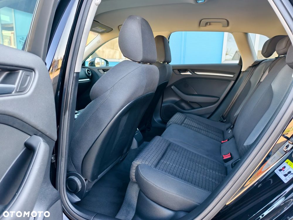 Audi A3 Sportback 1.4 TFSI S line Sportpaket - 13