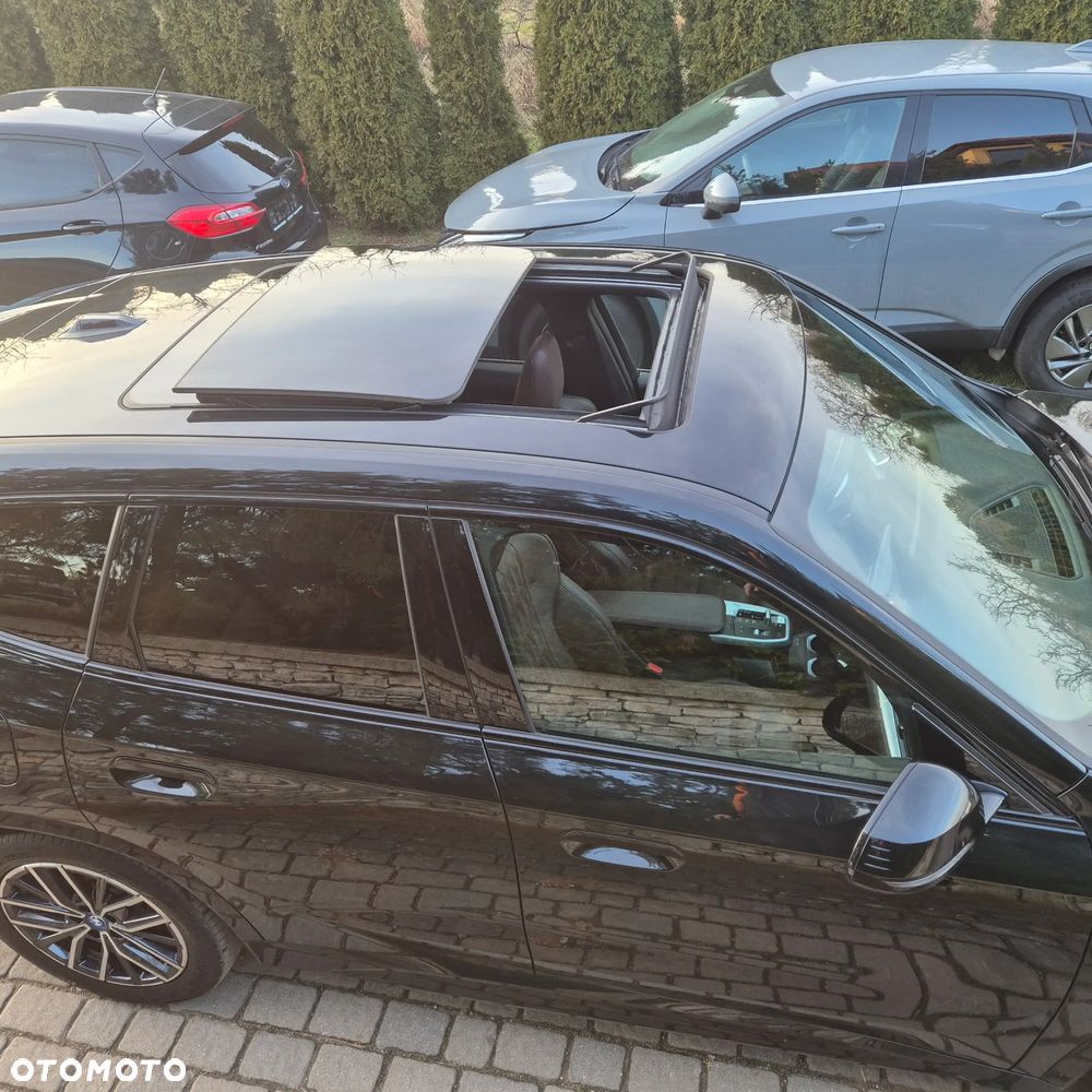 BMW iX1 xDrive30 M Sportpaket - 13