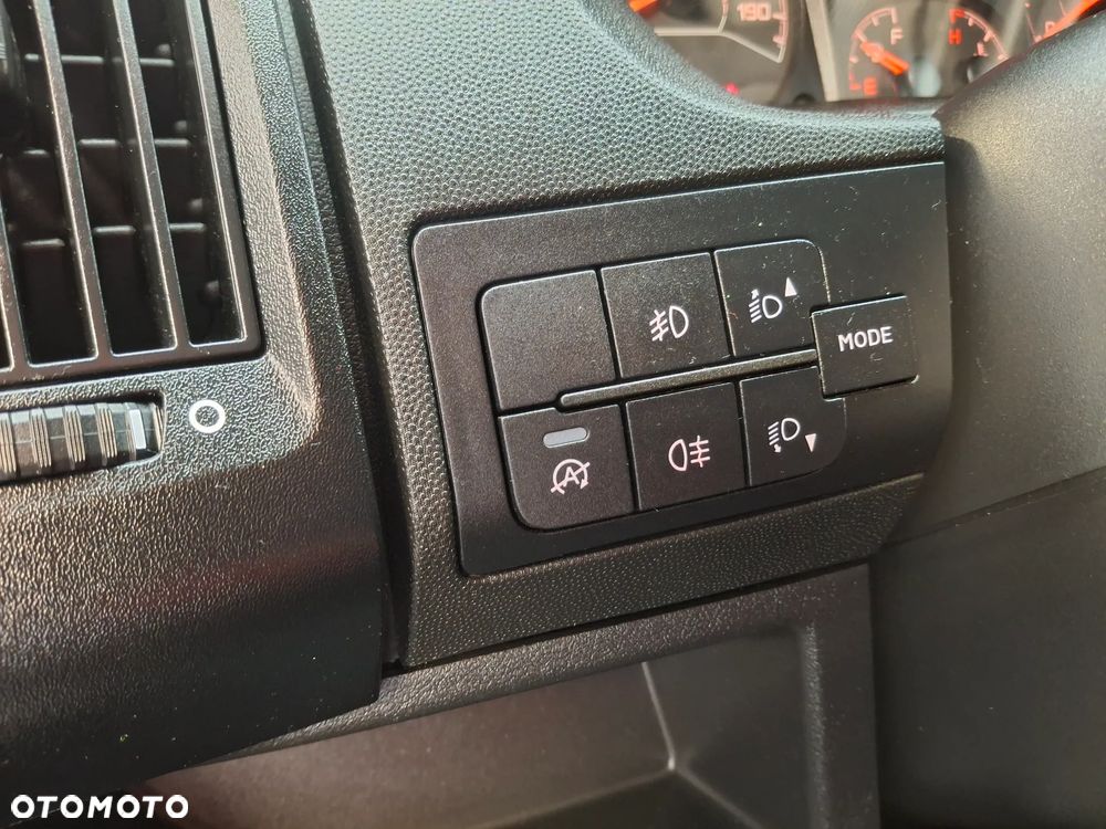 Peugeot Boxer 2020 Rok Furgon VAN L2H2 Kamera Cofania Nawigacja Fabryczna TomTom Światła LED Klimatyzacja Automatyczna Tempomat Niski Przebieg - 23