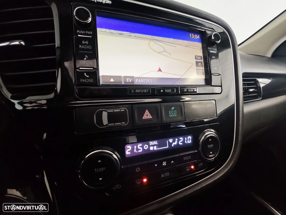 Mitsubishi Outlander - 42