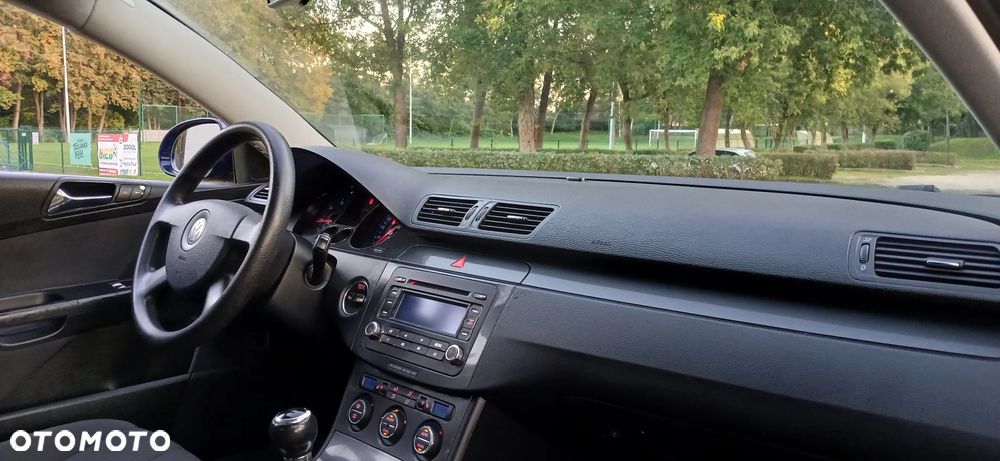 Volkswagen Passat 1.9 TDI Comfortline - 12