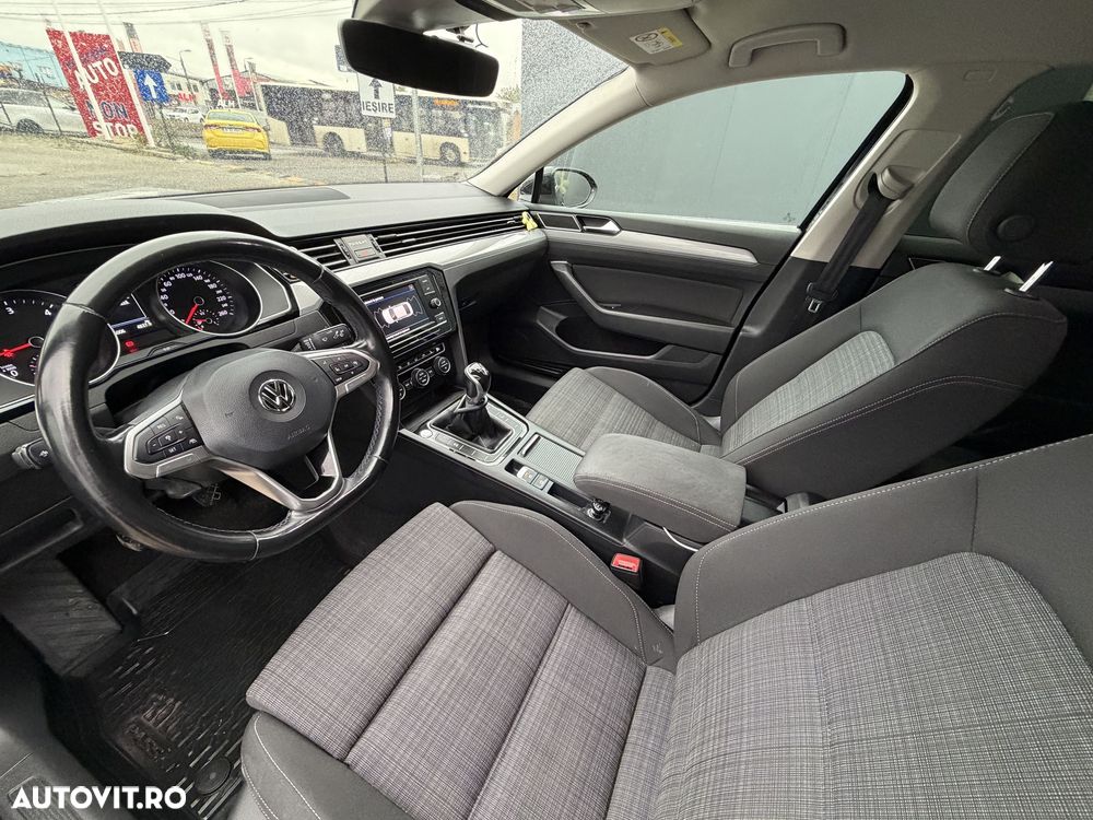Volkswagen Passat 2.0 TDI SCR Comfortline - 4