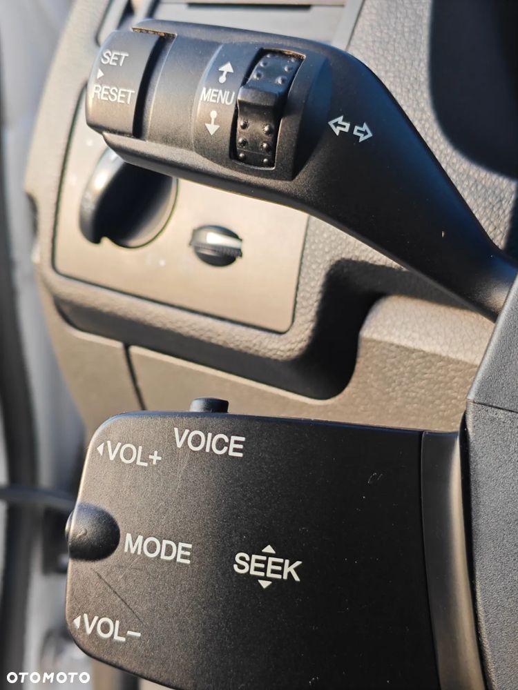 Ford Kuga 2.0 TDCi 2x4 Titanium - 33