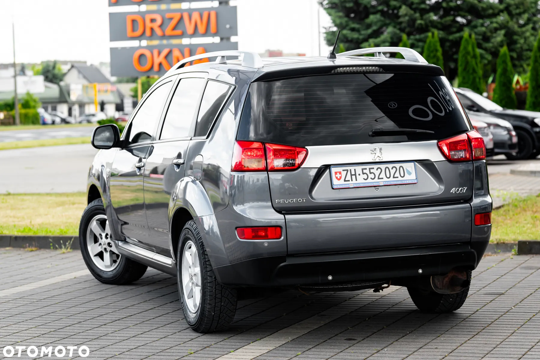 Peugeot 4007 7-Sitzer Sport - 12