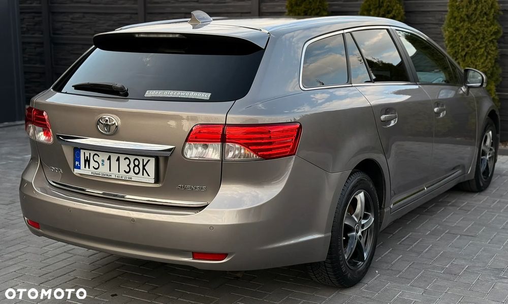 Toyota Avensis 2.0 D-4D Premium - 5