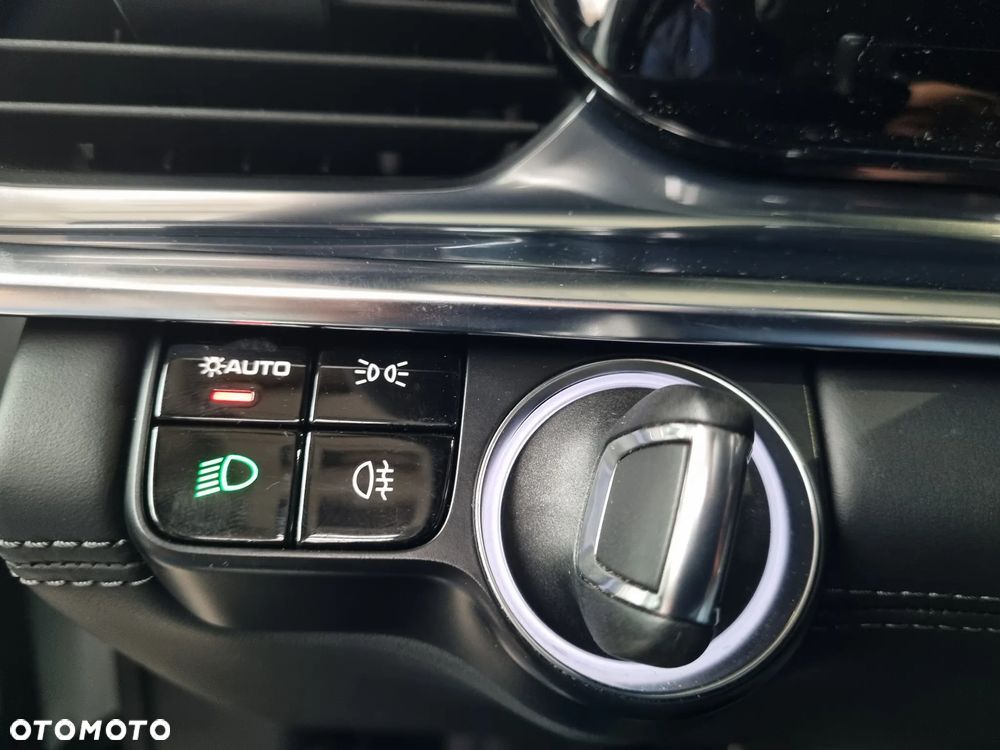 Porsche Panamera 4S Executive - 32