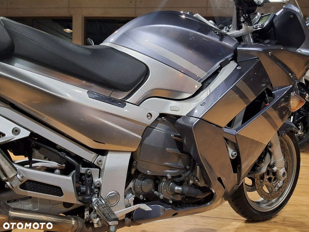 Yamaha FJR - 8