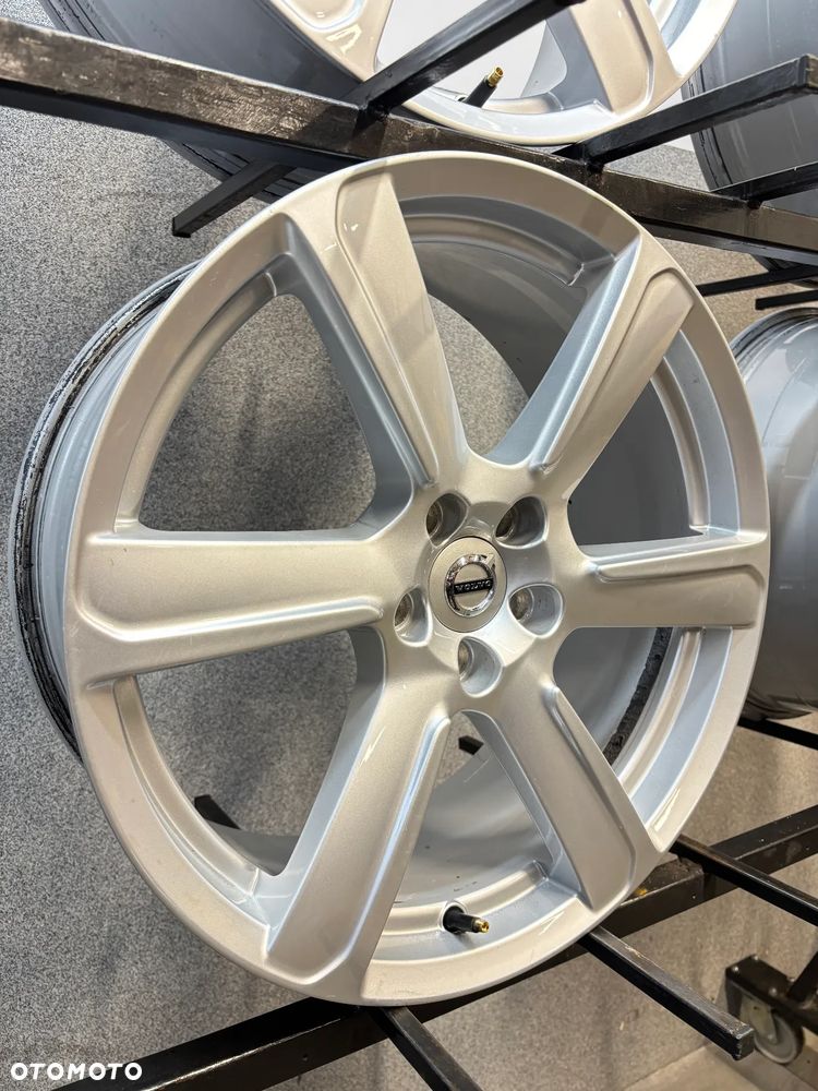 4 Felgi Alu. Volvo XC90, XC60, V90, S90, S60 19" ET42,5, 8J - 9