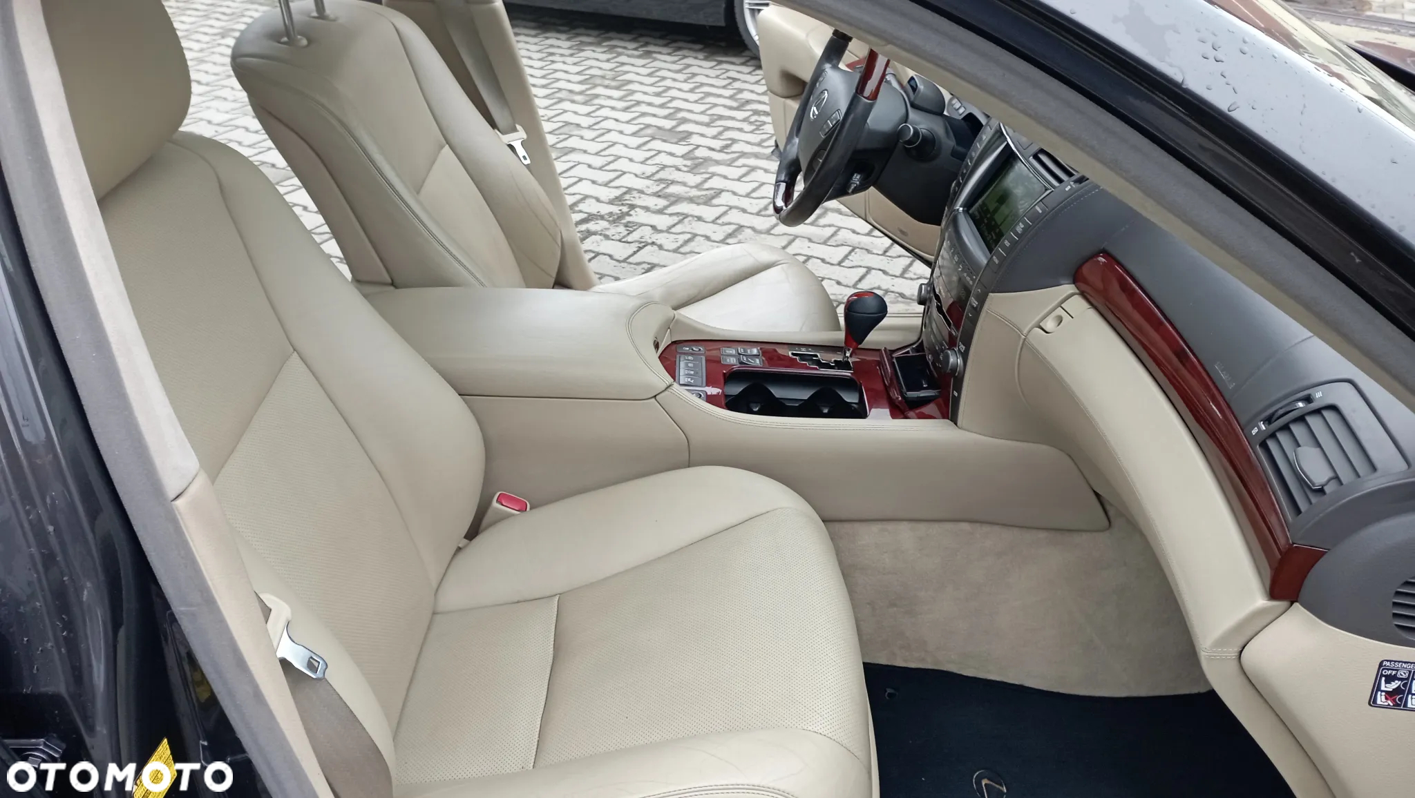 Lexus LS - 18
