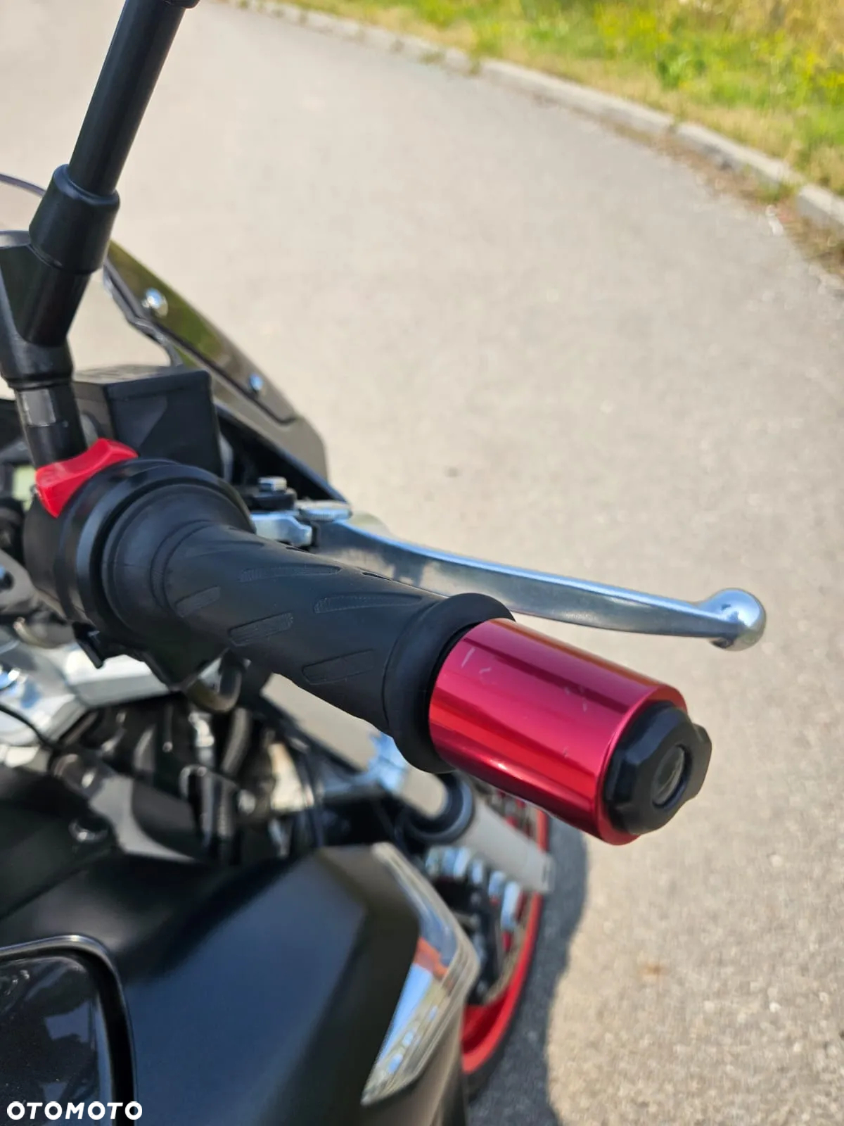 Suzuki GSR - 21