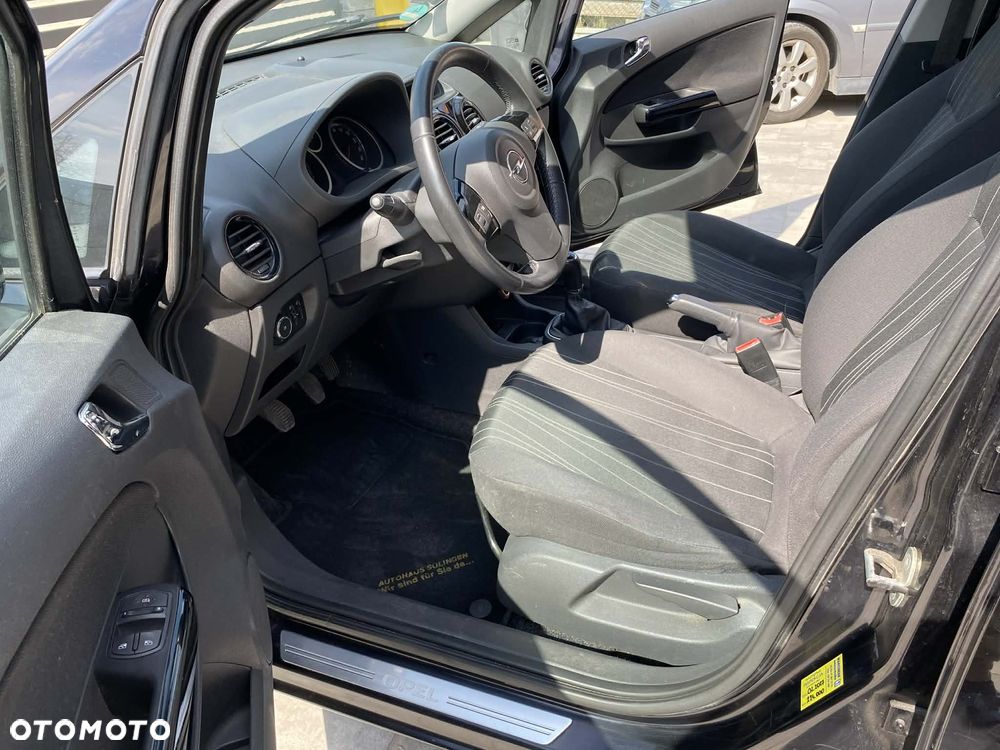 Opel Corsa 1.2 16V Cosmo - 9