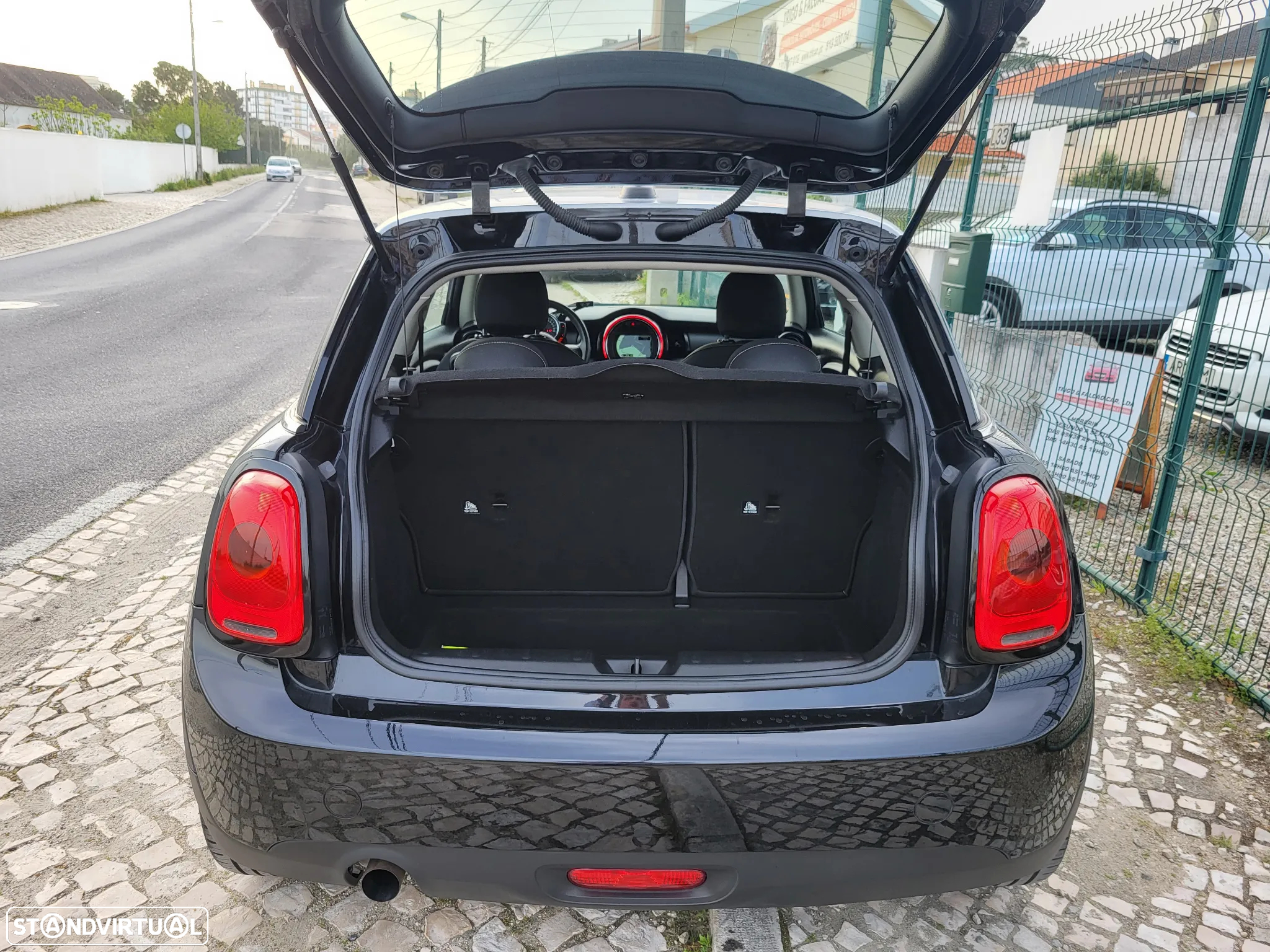 MINI 3 Portas One D - 11