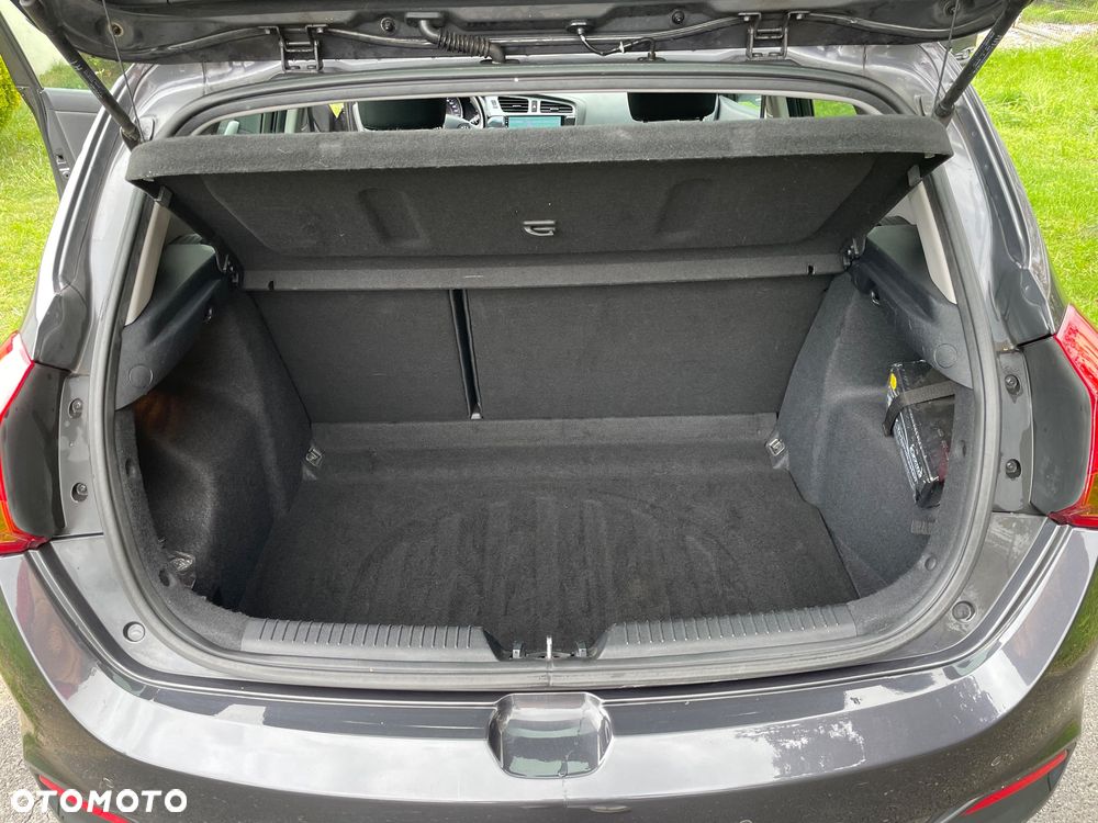 Kia Ceed 1.6 GDI Dream Team Edition - 18