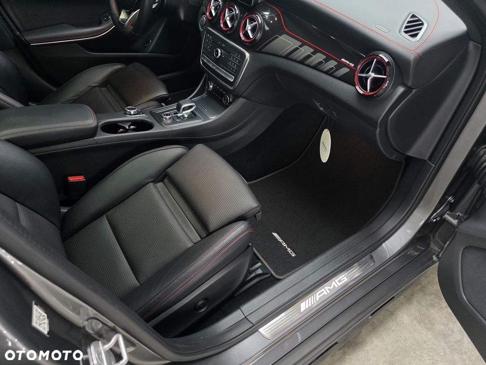 Mercedes-Benz GLA - 9