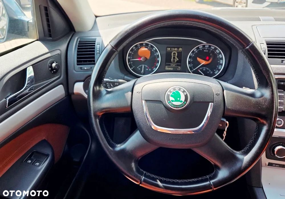 Skoda Octavia 1.6 TDI DPF Elegance Green tec - 33