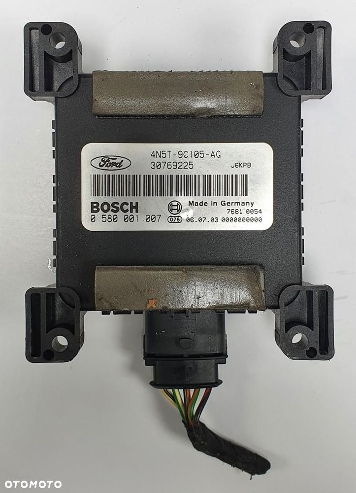 STEROWNIK POMPY PALIWA VOLVO C70 II 30769225 4N5T-9C105-AG - 1