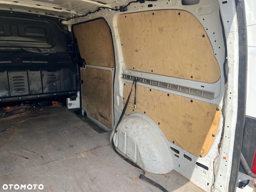 Mercedes-Benz VITO - 12