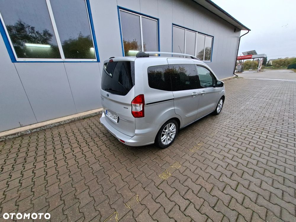 Ford Tourneo Courier - 15