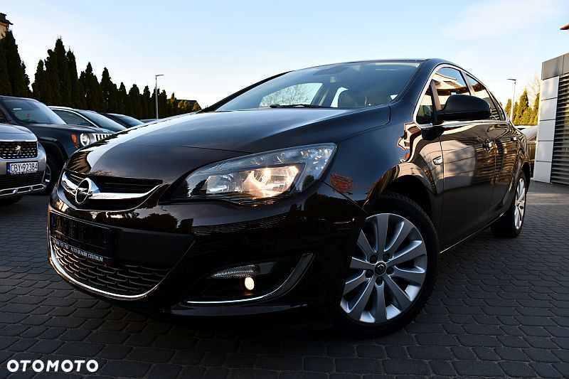 Opel Astra 1.4 Turbo Edition - 2