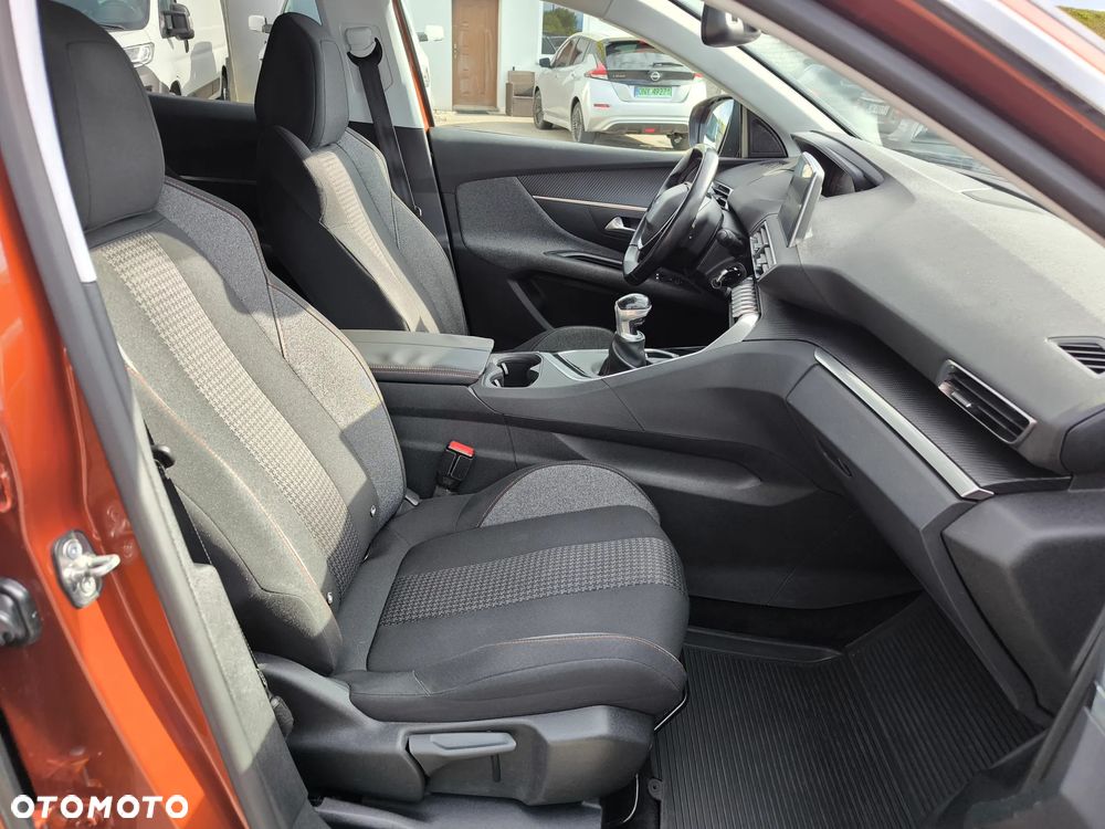 Peugeot 3008 1.6 BlueHDi Style S&S - 9