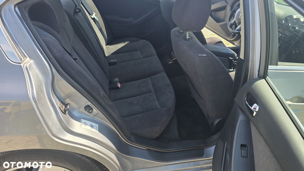 Nissan Altima - 16