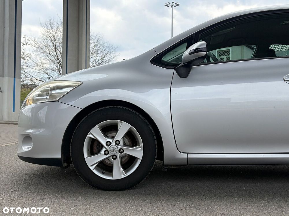 Toyota Auris 1.6 2010 - 12