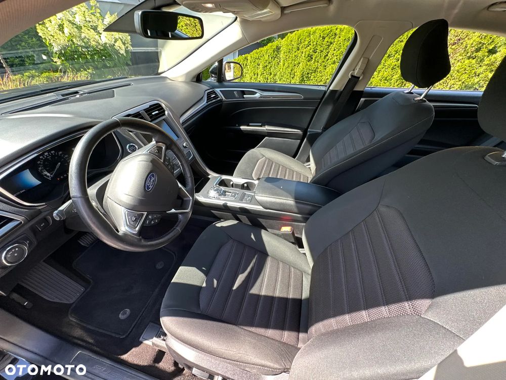 Ford Mondeo 2.0 Hybrid Titanium - 29