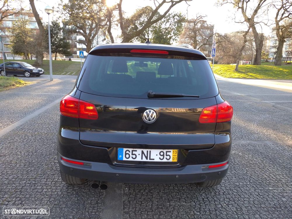 VW Tiguan 2.0 TDi Sport BlueMotion 4Motion - 14