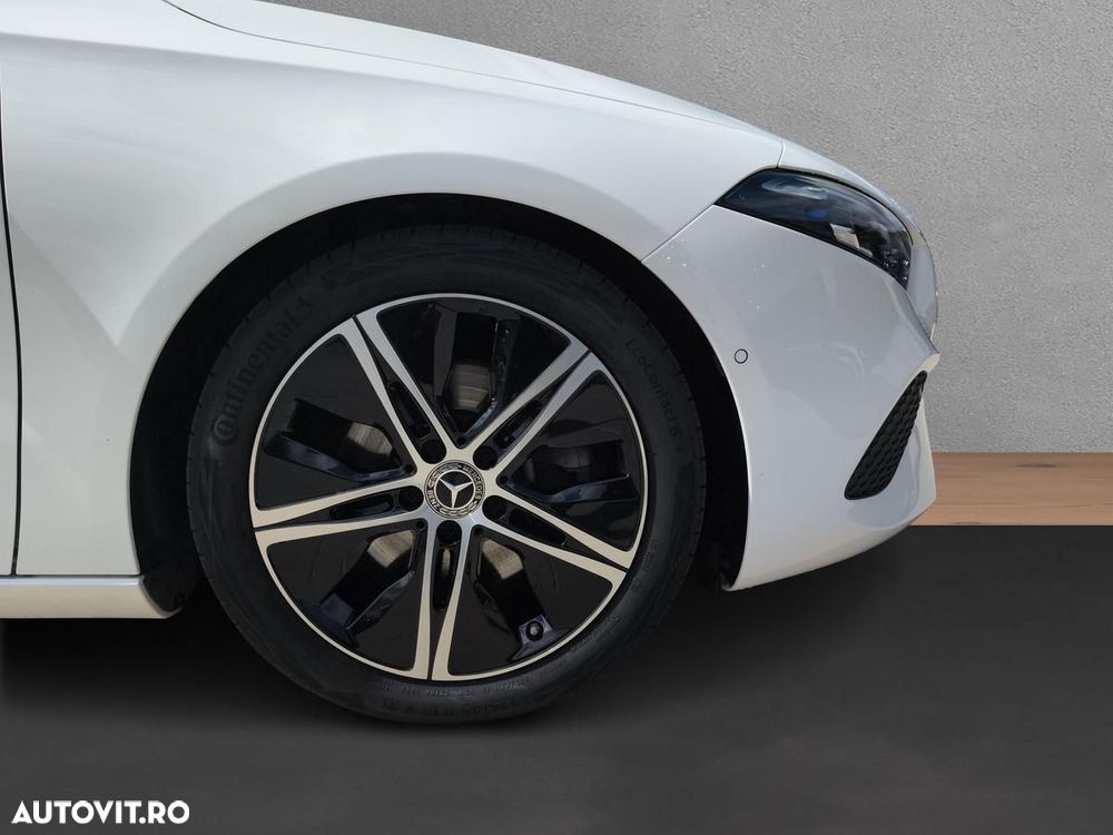 Mercedes-Benz A 220 Sedan 4Matic MHEV 8G-DCT - 16