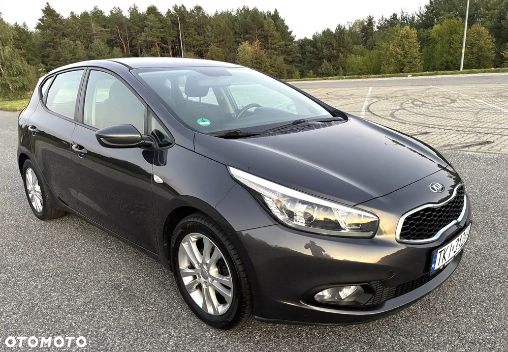 Kia Ceed 1.4 CVVT Dream Team Edition - 10