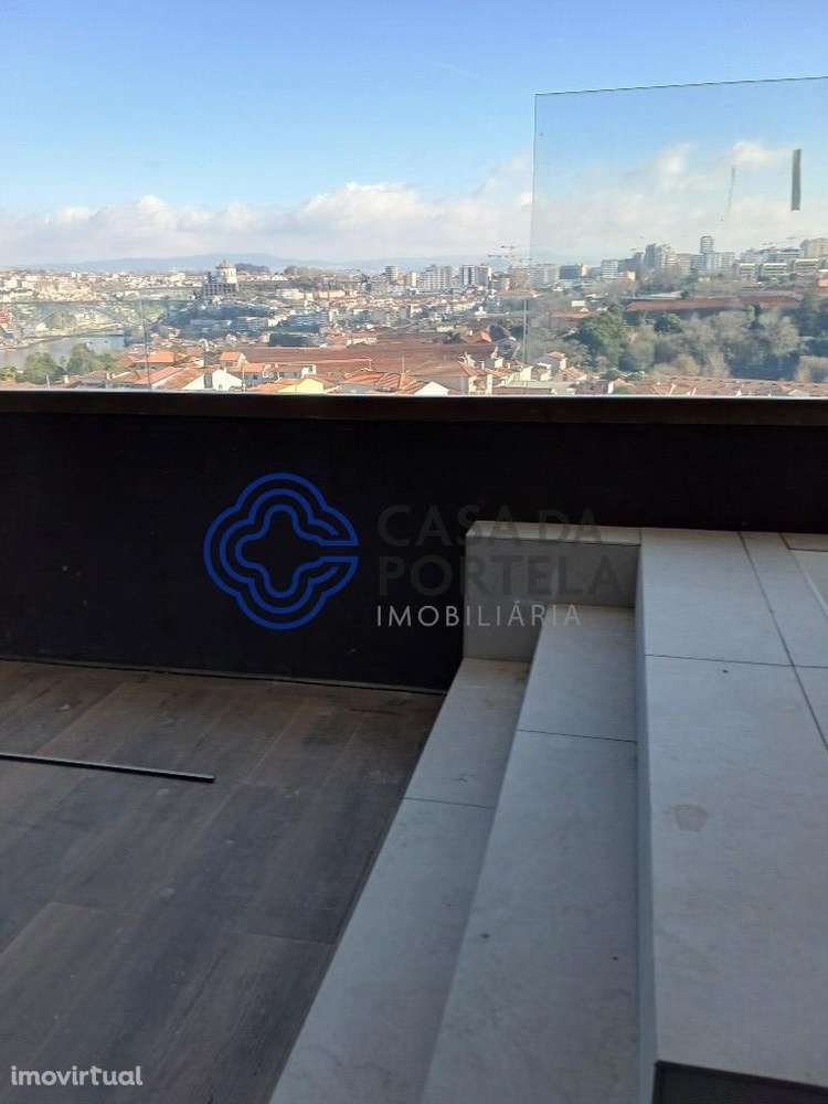 Condomínio privado, fração com varanda/terraço 45m2, garagem 35m2, pis - Grande imagem: 4/60