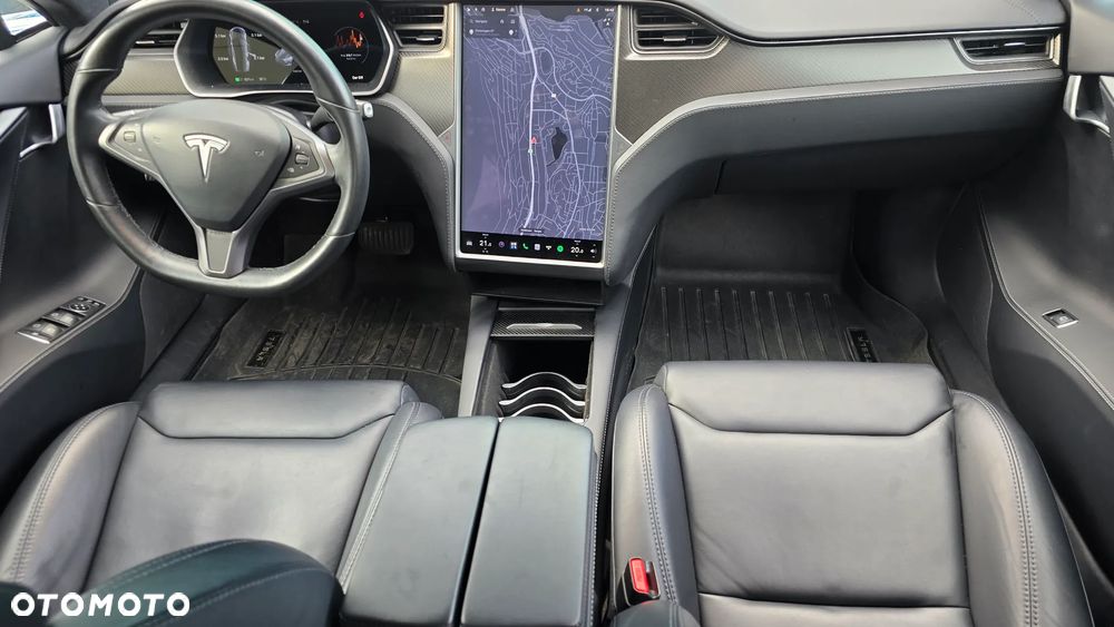 Tesla Model S - 11