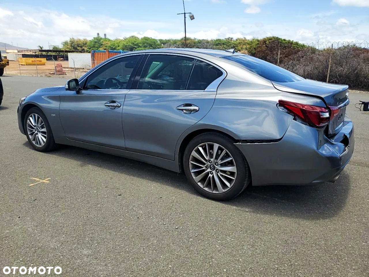 Infiniti Q50 - 2