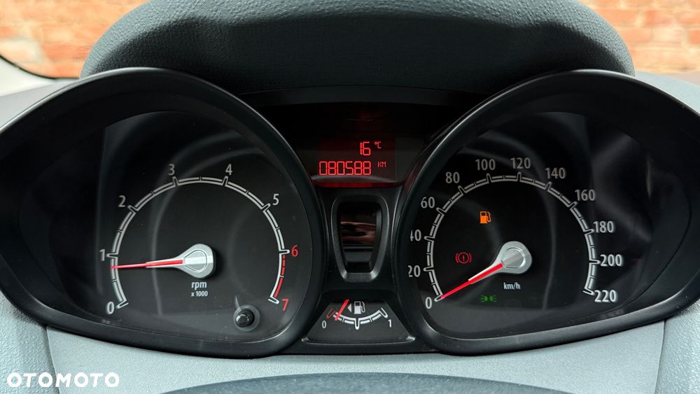 Ford Fiesta 1.25 Trend EU5 - 10
