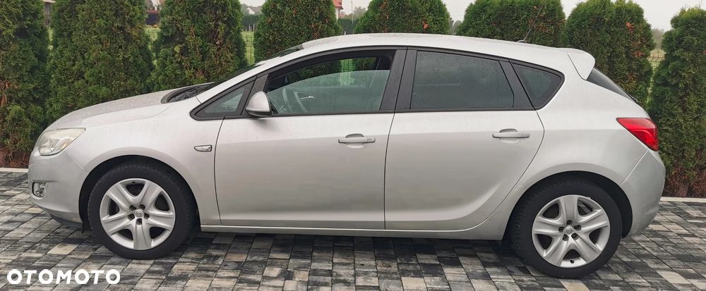 Opel Astra 1.4 Turbo Design Edition - 17