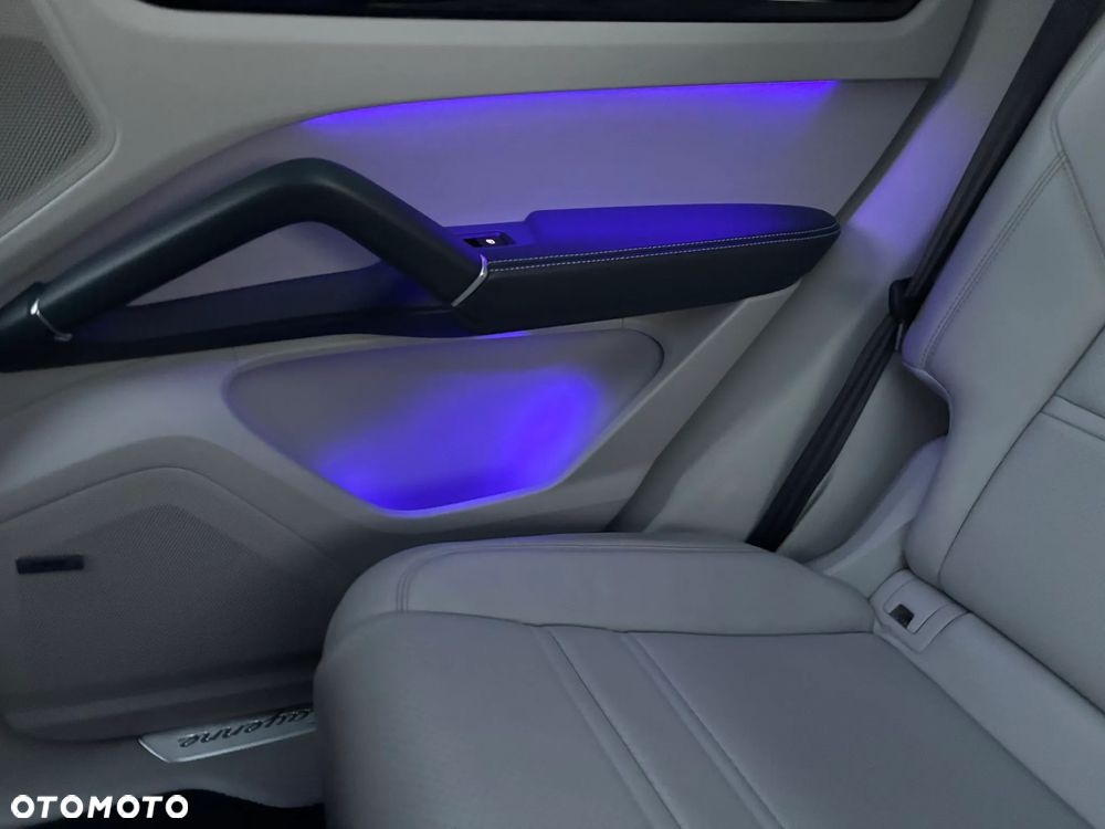 Porsche Cayenne Platinum Edition - 35