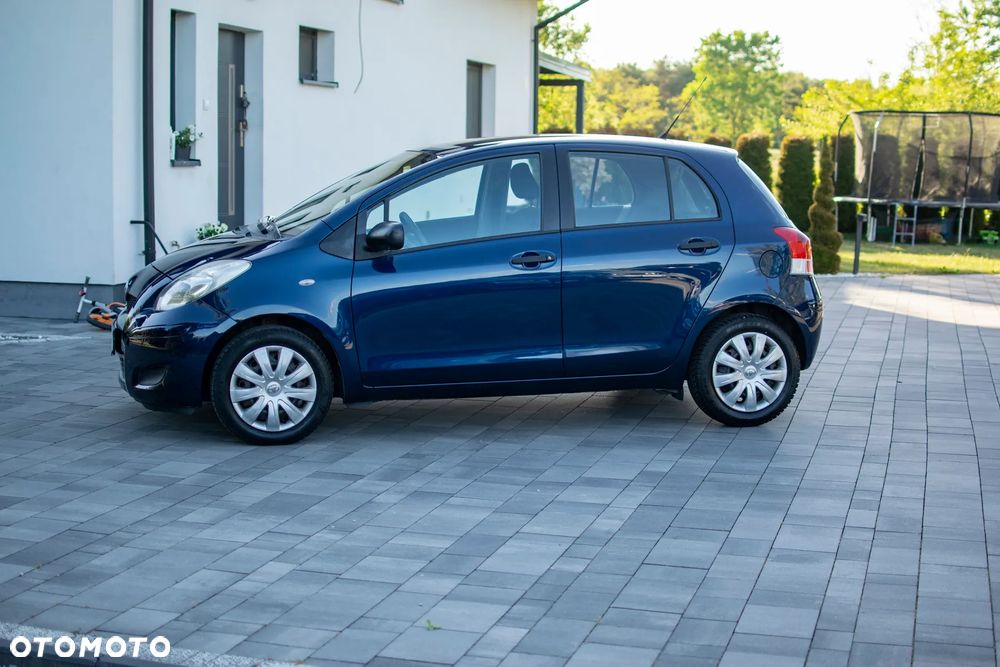 Toyota Yaris - 25